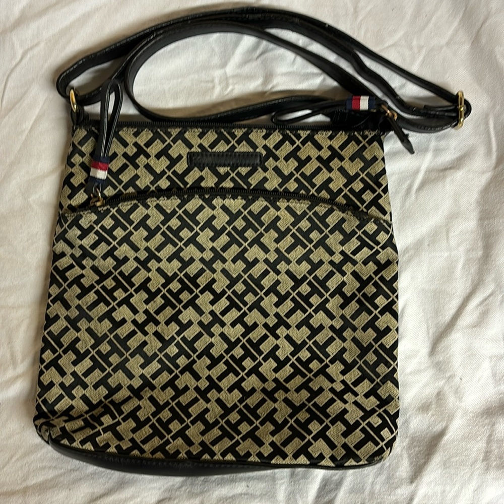 Tommy Hilfiger Women’s Small 10 x 10 Cross Body Bag